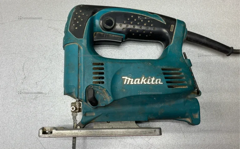 Электрический лобзик Makita 4329