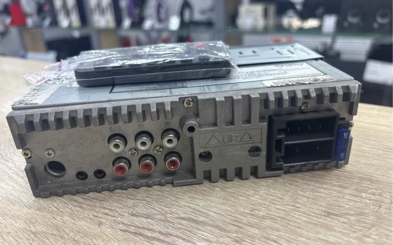 Автомагнитола  Aura AMH-77DSP