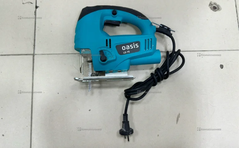 Электролобзик Oasis LE-75