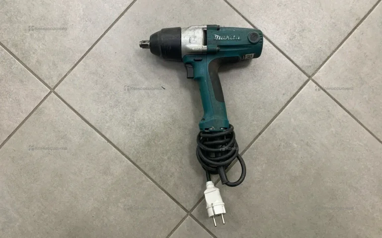 Гайковерт Makita TW0200