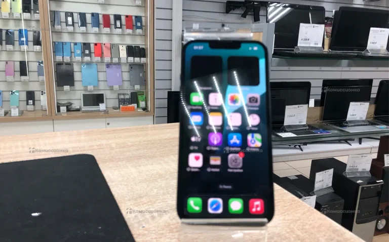 Apple iPhone 13 4/128 ГБ