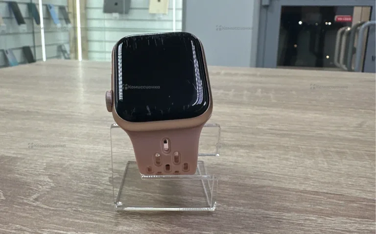 Часы Apple WATCH SERIES 4 (GPS) ALUM 40MM