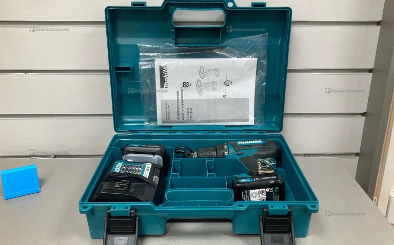 Дрель шуруповерт Makita DF333D