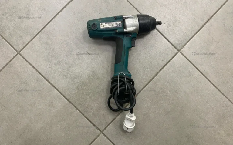 Гайковерт Makita TW0200