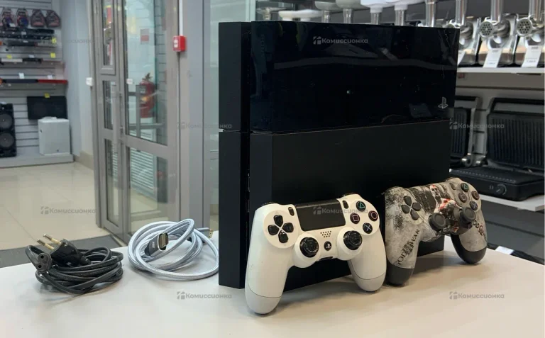 Приставка Sony PlayStation 4 Fat 500 GB