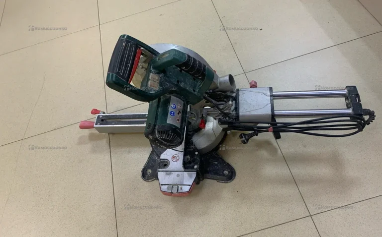 Торцовочная пила metabo KGS 216 M