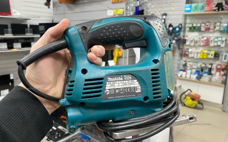 Электролобзик makita 4329