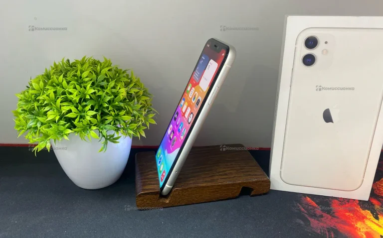 Apple iPhone 11 4/128 ГБ