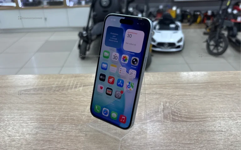 Apple iPhone 15 6/128 ГБ