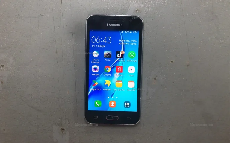 Samsung Galaxy J1 1/8 ГБ