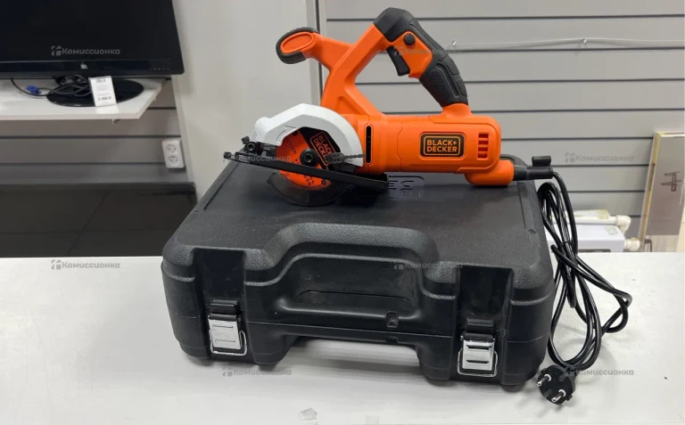 Дисковая мини пила Black Decker BES510