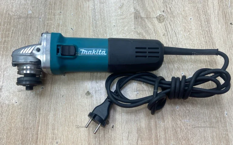УШМ Makita 9558HNR
