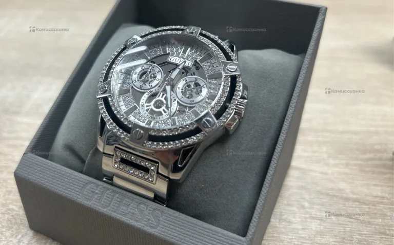 Часы Guess