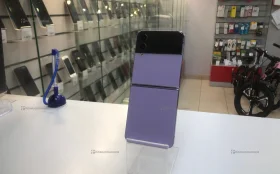 Samsung Galaxy Z Flip4 8/256 ГБ