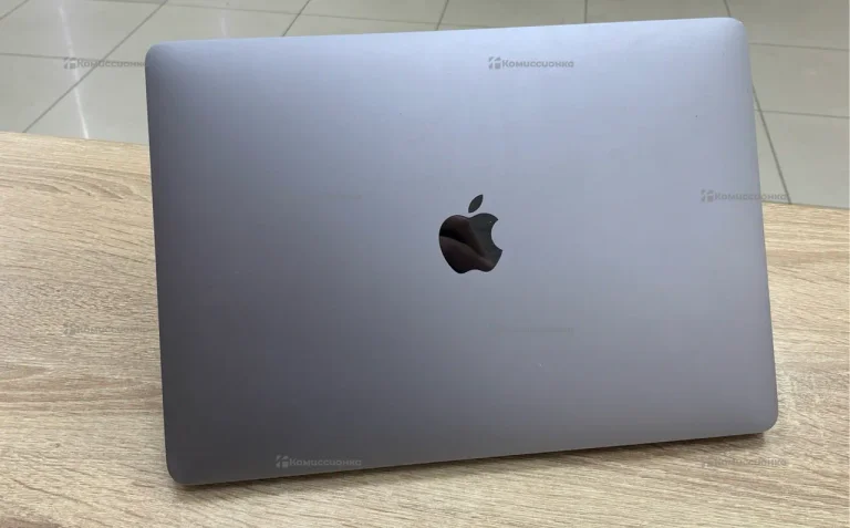 Ноутбук  MacBook Pro 13 2020
