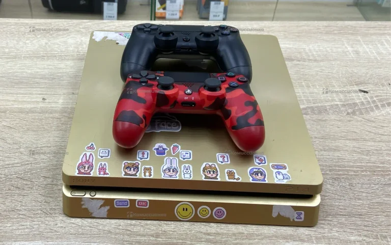 Приставка ps4 slim.