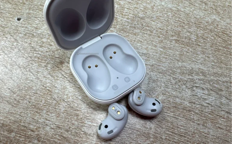 Наушники  Samsung Buds