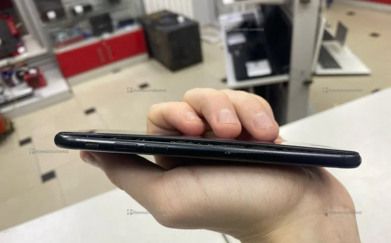 Apple iPhone 7 2/32 ГБ