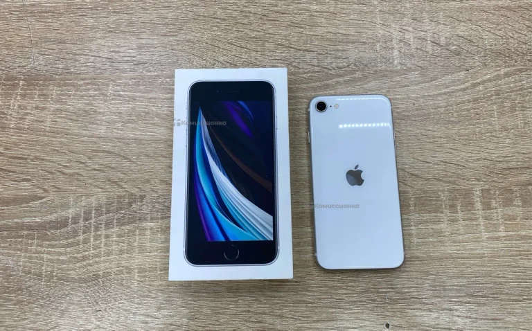 Apple iPhone SE (2020) 3/64 ГБ