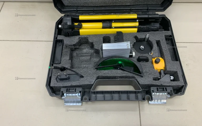 Лазерный уровень Dewalt реплика