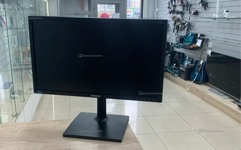 Монитор Samsung LS24E65UPLX