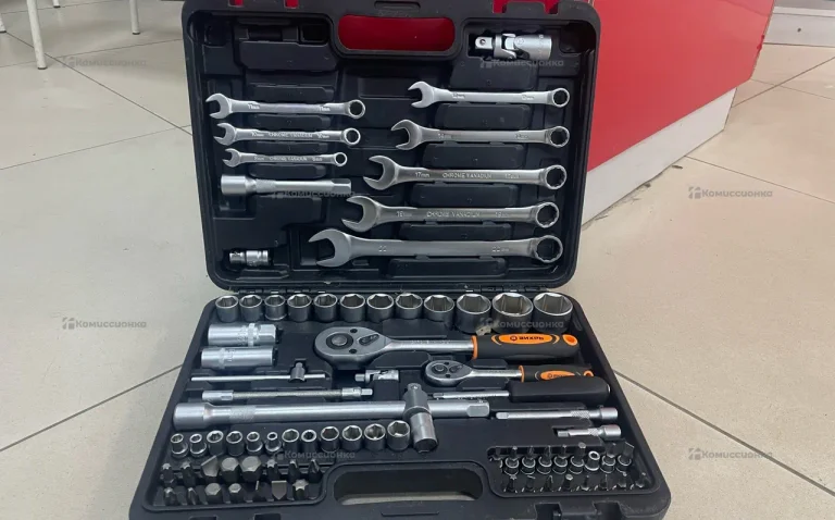 Набор инструментов Вихрь 82