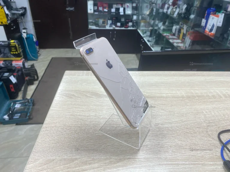 Apple iPhone 8 Plus 3/64 ГБ