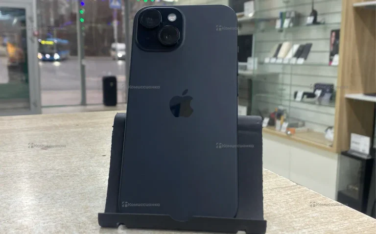 Apple iPhone 15 6/128 ГБ