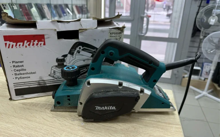 Электрорубанок макита реплика КР0800