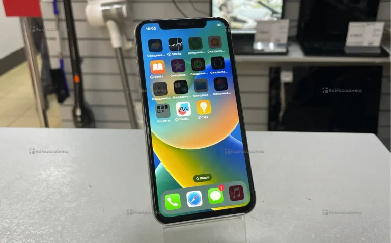 Apple iPhone X 3/64 ГБ