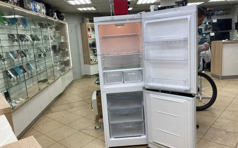 Холодильник Indesit DS 4160 W