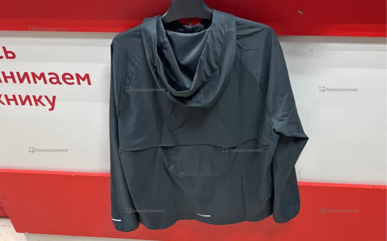 Ветровка Nike