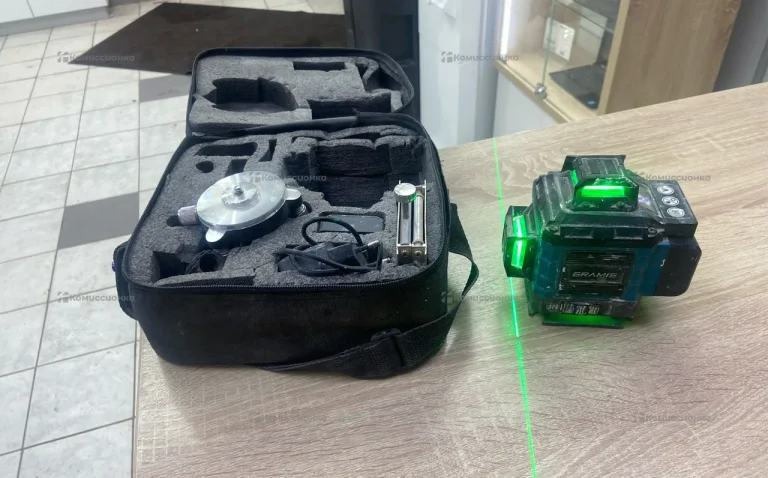 лазерный уровень GRAMIS