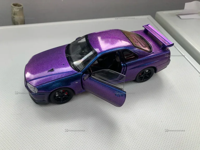 машинка Nissan