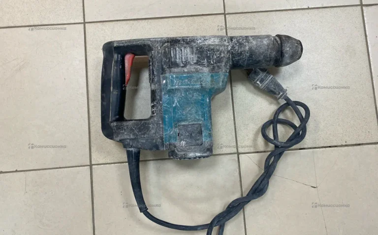 Перфоратор makita HR3000C