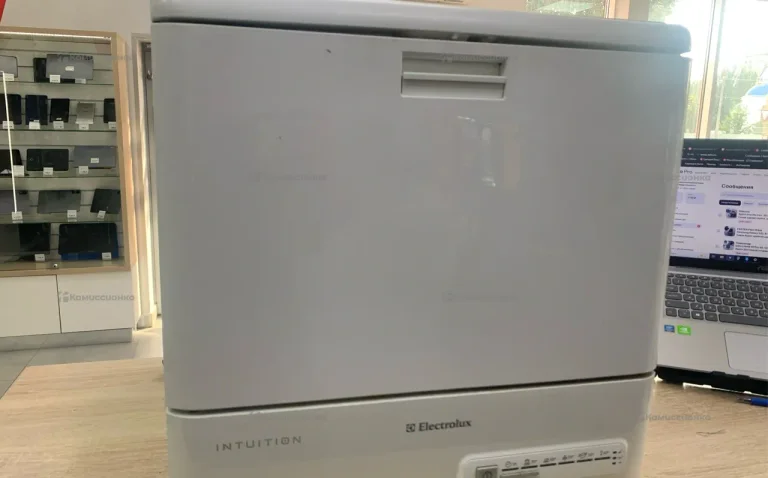 Посудомоечная машина Electrolux Esf 2410