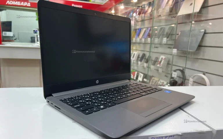 Ноутбук  hp 240 g8