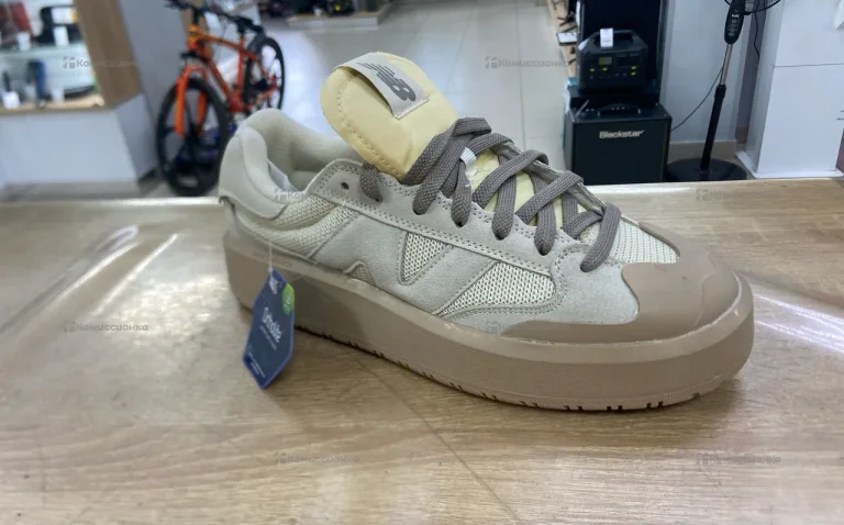 Кроссовки NB 43p бежевые