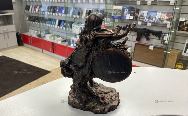 Декоративные Часы Дева