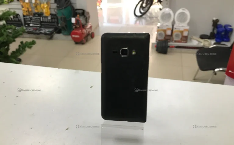 Samsung Galaxy J1 1/8 ГБ