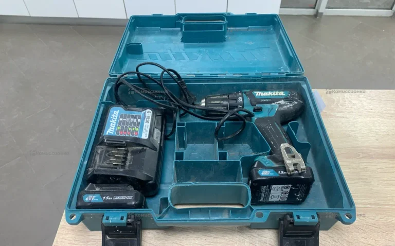 Аккумуляторная дрель-шуруповерт Makita DF333DWAE