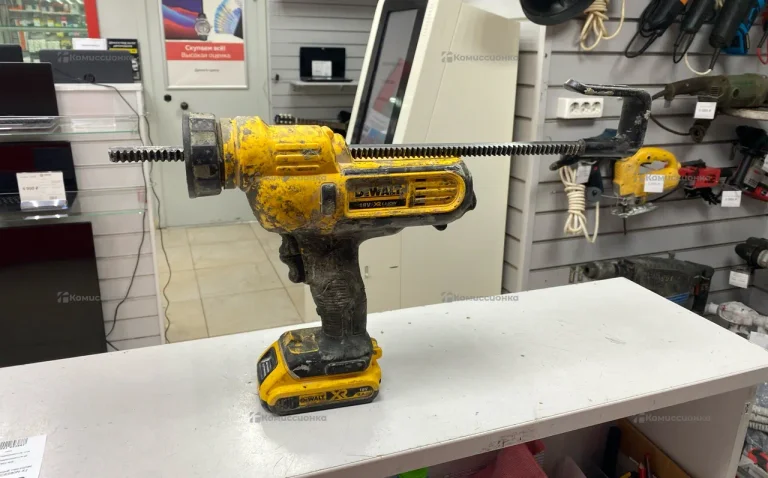 Аккумуляторный пистолет DeWALT DCE580N-XJ