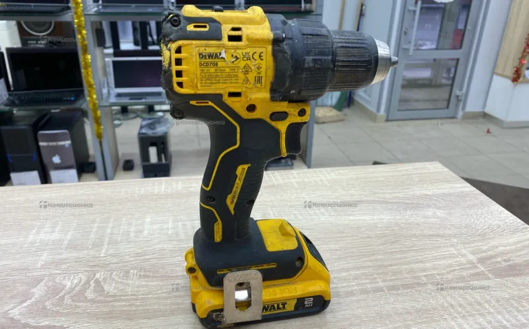 Аккумуляторная дрель-шуруповерт DeWALT DCD708N