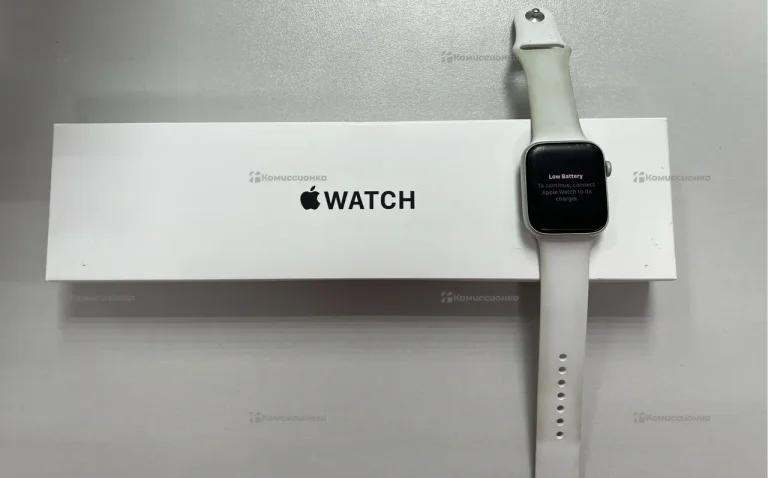 Часы Apple Watch SE 44mm