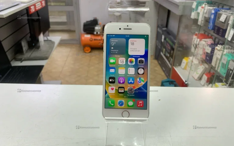 Apple iPhone 8 2/64 ГБ