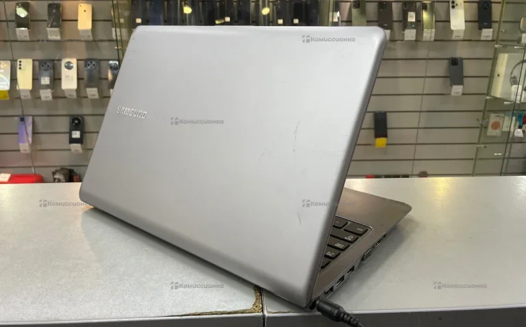 Ноутбук Samsung NP530U4C