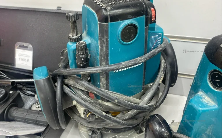 Фрезер makita RP2300FC