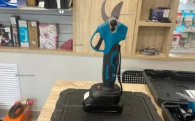 Секатор Makitа АКБ