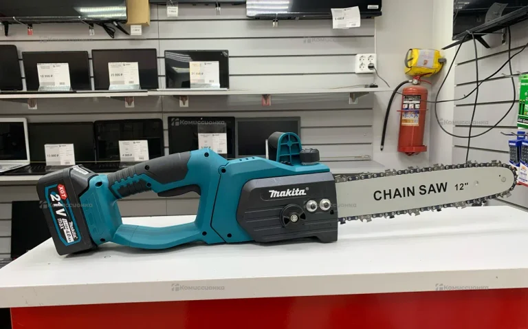 Цепная пила аккумуляторная бесщеточная Makita(сини