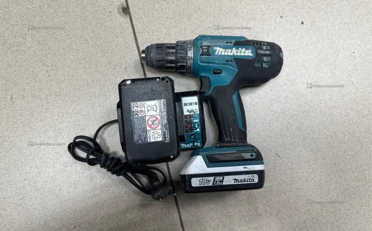 Шуруповёрт Makita DF488D